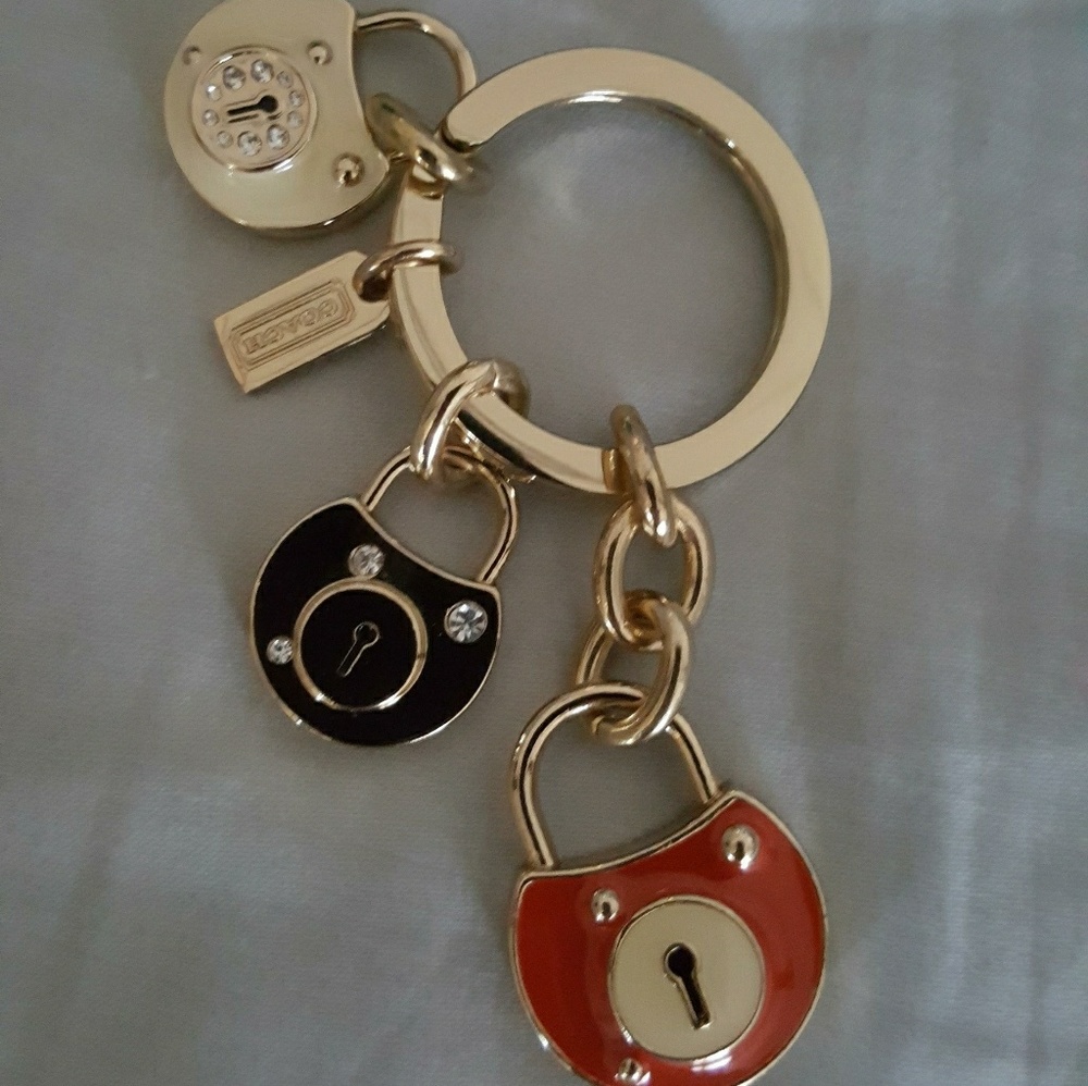 🔒🔏🔓Coach Rare Locks Keychain 🔓🔐